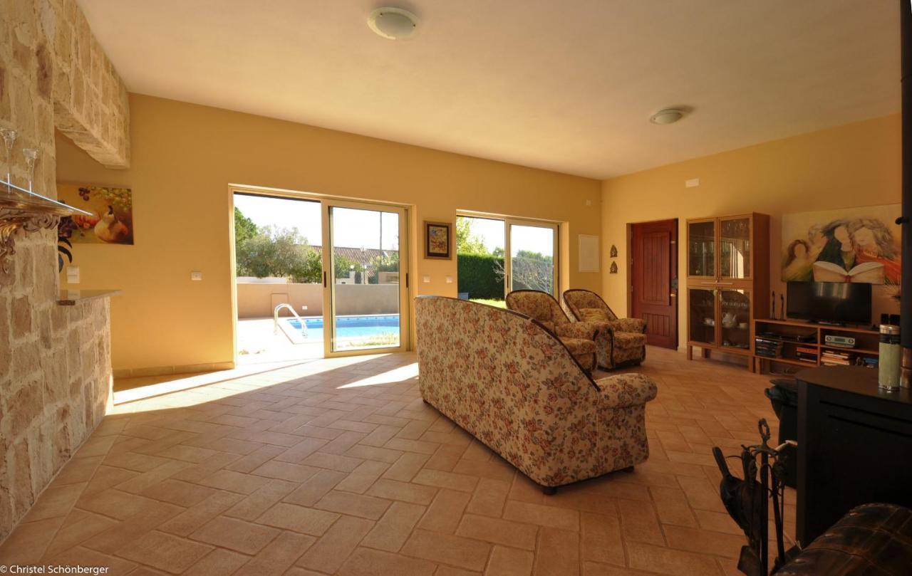 Villa Mira - V006