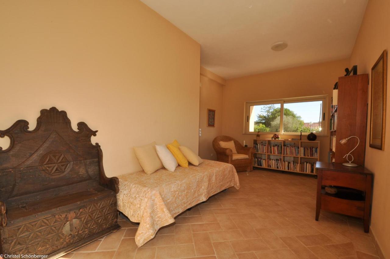 Mira - V006 Villa Lagos
